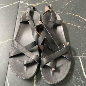 OluKai Women's 'Upena Sandals